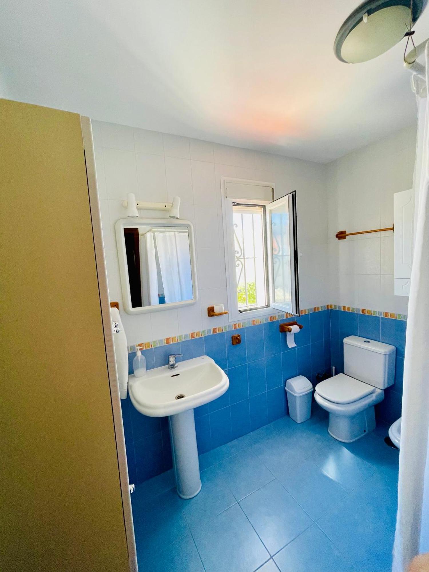 Casita En El Paraiso Cuevas del Becerro Ngoại thất bức ảnh